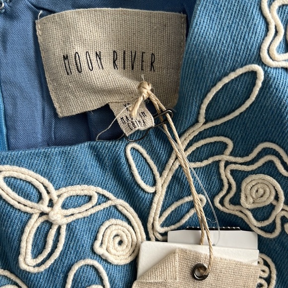 Moon River Embroidered Dress - Picture 3 of 4